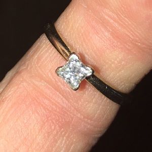 14k gold .25 c princess cut diamond ring